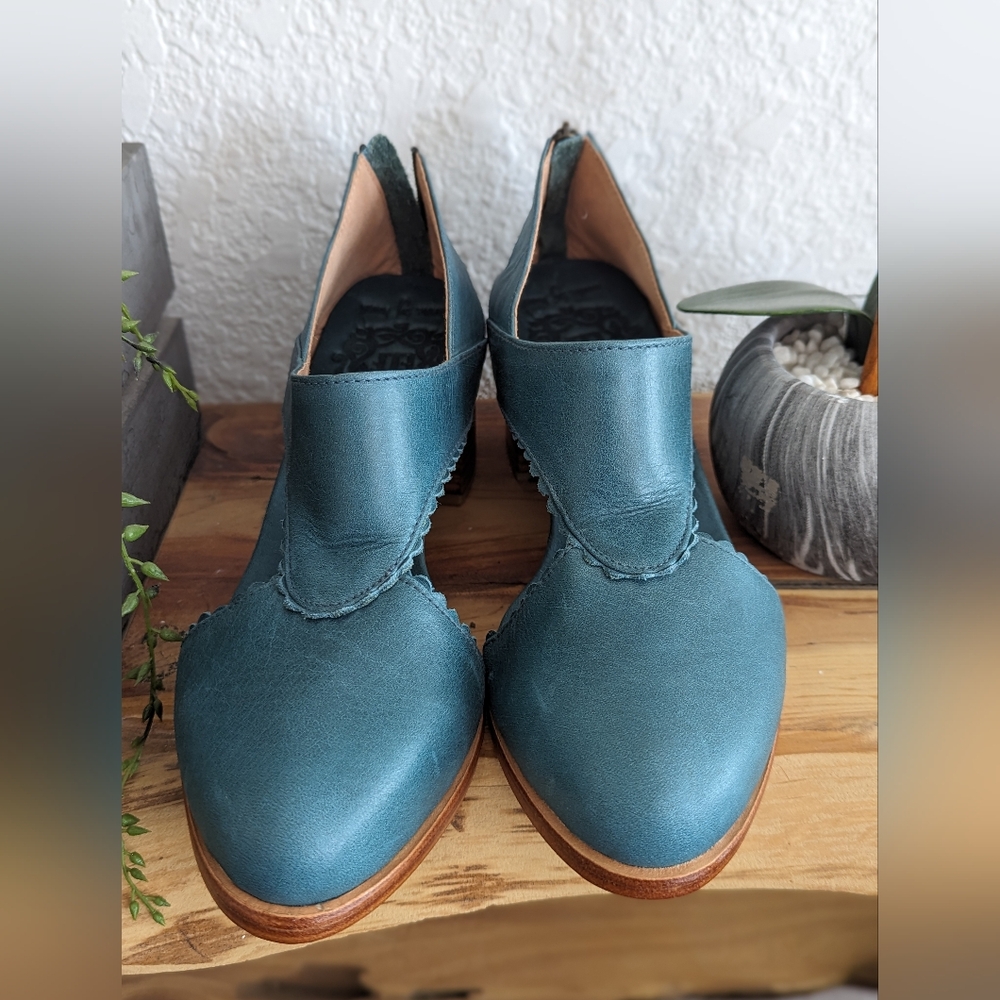 ELF Teal Leather Women's Shoes